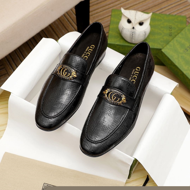 G*u*i leather shoes